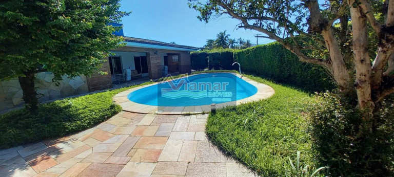 Casa com 3 Quartos à Venda ou Locação, 500 m² em Jardim Virgínia - Guarujá