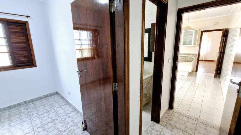 Imagem Casa com 4 Quartos à Venda, 172 m² em Vila Santa Terezinha (zona Norte) - São Paulo Imagem Casa com 4 Quartos à Venda, 172 m² em Vila Santa Terezinha (zona Norte) - São Paulo