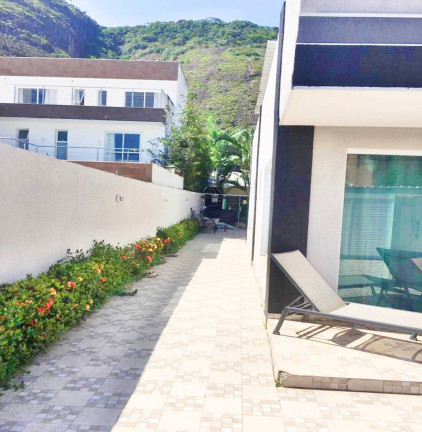 Imagem Casa com 4 Quartos à Venda,  em Vargem Pequena - Rio De Janeiro