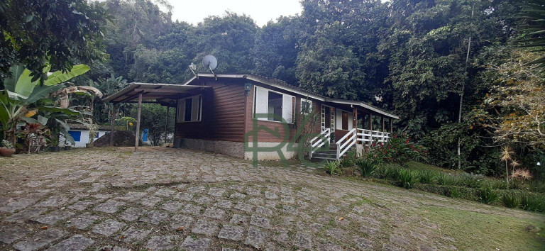 Imagem Casa com 7 Quartos à Venda, 300 m² em Angra Dos Reis - Angra Dos Reis Imagem Casa com 7 Quartos à Venda, 300 m² em Angra Dos Reis - Angra Dos Reis