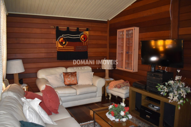 Imagem Casa com 4 Quartos à Venda, 245 m² em Região Do Alto Da Boa Vista - Campos Do Jordão Imagem Casa com 4 Quartos à Venda, 245 m² em Região Do Alto Da Boa Vista - Campos Do Jordão