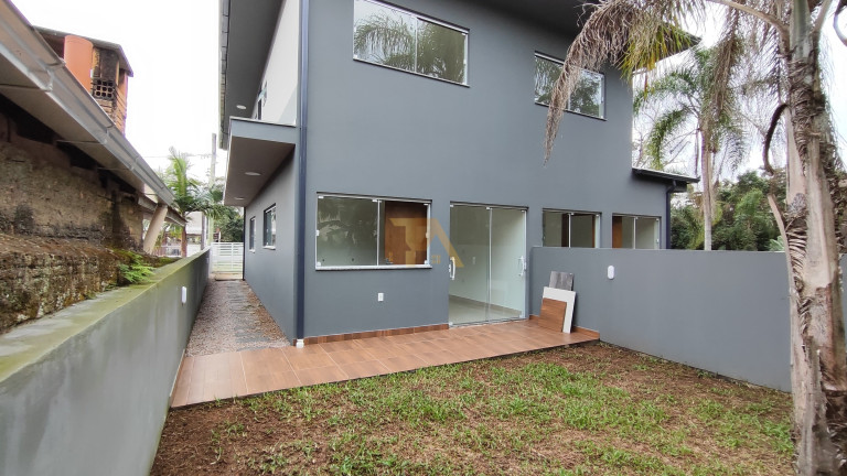 Imagem Imóvel com 2 Quartos à Venda, em Araçatuba - Imbituba Imagem Imóvel com 2 Quartos à Venda, em Araçatuba - Imbituba