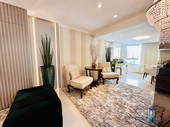 Imagem Apartamento com 3 Quartos à Venda, 135 m² em Centro - Balneário Camboriú Imagem Apartamento com 3 Quartos à Venda, 135 m² em Centro - Balneário Camboriú