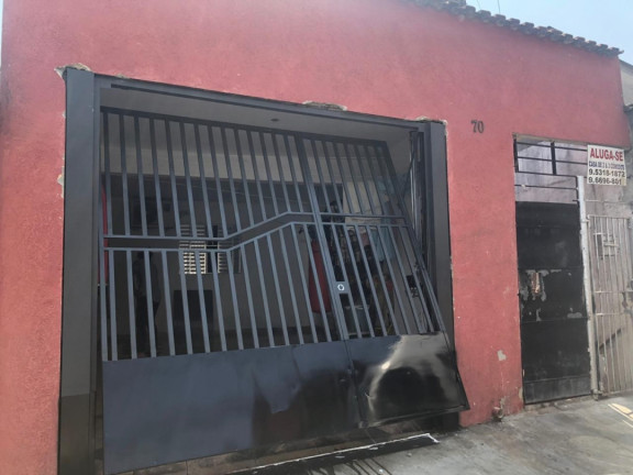 Casa com 6 Quartos à Venda,  em Vila Três Irmãos  - Carapicuíba