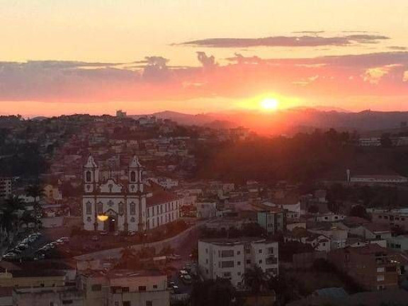Imagem Apartamento com 3 Quartos à Venda, 190 m² em Centro - Barbacena