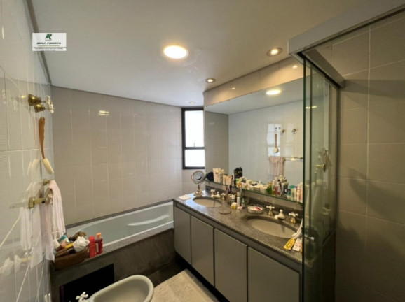 Imagem Apartamento com 3 Quartos à Venda, 220 m² em Itaim Bibi - São Paulo Imagem Apartamento com 3 Quartos à Venda, 220 m² em Itaim Bibi - São Paulo