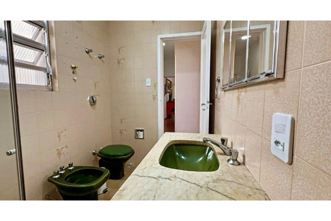 Imagem Imóvel com 2 Quartos à Venda, em Petrópolis - Porto Alegre Imagem Imóvel com 2 Quartos à Venda, em Petrópolis - Porto Alegre