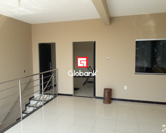 Sobrado com 4 Quartos à Venda,  em Interlagos - Montes Claros