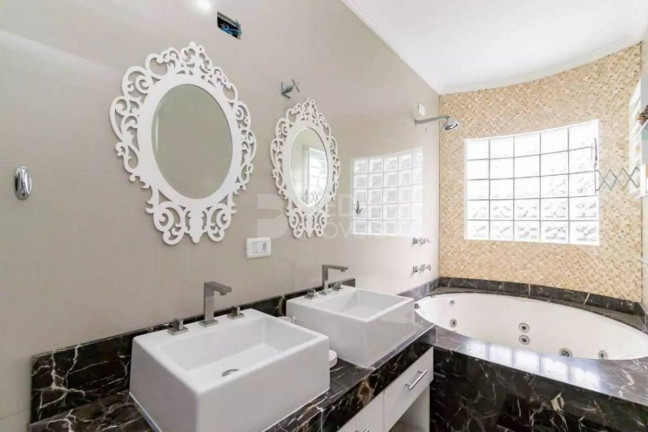Imagem Sobrado com 3 Quartos à Venda, 157 m² em água Verde - Curitiba Imagem Sobrado com 3 Quartos à Venda, 157 m² em água Verde - Curitiba