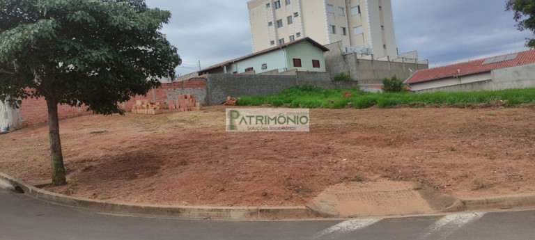 Terreno à Venda, 358 m² em Primavera - Jaguariúna