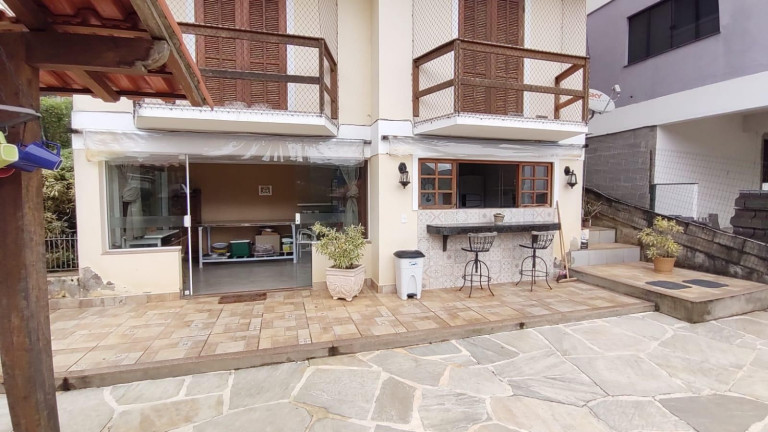 Imagem Casa com 4 Quartos à Venda, 200 m² em Albuquerque - Teresópolis Imagem Casa com 4 Quartos à Venda, 200 m² em Albuquerque - Teresópolis