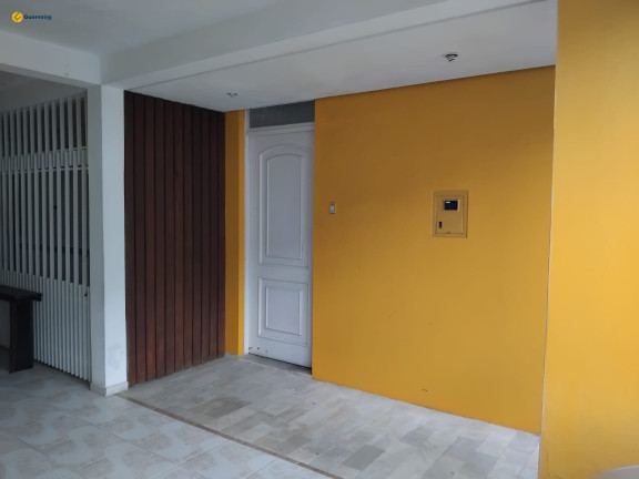 Imagem Casa com 3 Quartos à Venda, em Centro - Florianópolis Imagem Casa com 3 Quartos à Venda, em Centro - Florianópolis
