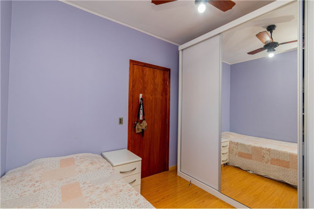 Imagem Imóvel com 3 Quartos à Venda, em Menino Deus - Porto Alegre Imagem Imóvel com 3 Quartos à Venda, em Menino Deus - Porto Alegre