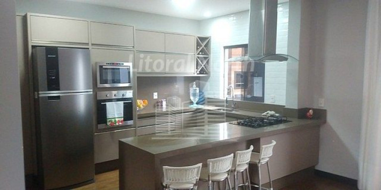 Imagem Sobrado com 4 Quartos à Venda, 350 m² em Fazenda - Itajaí Imagem Sobrado com 4 Quartos à Venda, 350 m² em Fazenda - Itajaí