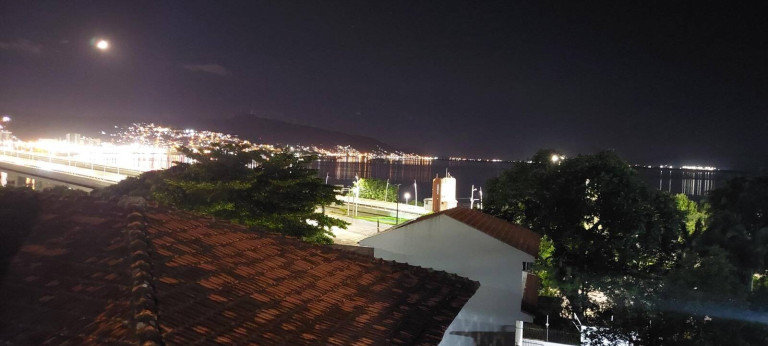 Imagem Casa à Venda, em Estreito - Florianópolis Imagem Casa à Venda, em Estreito - Florianópolis