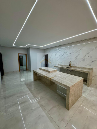 Imagem Casa com 3 Quartos à Venda, 215 m² em Residencial Itália - Goiânia