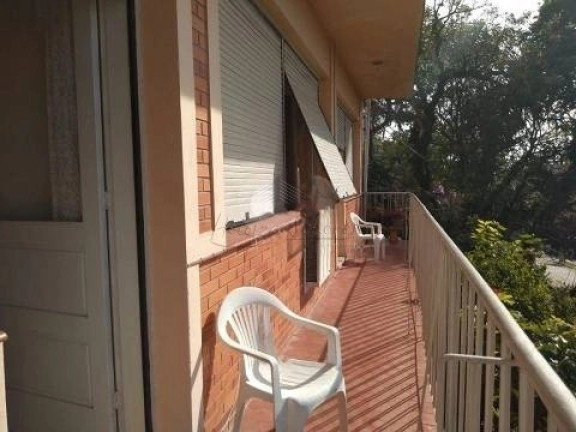Imagem Casa com 3 Quartos à Venda, 300 m² em Medianeira - Porto Alegre Imagem Casa com 3 Quartos à Venda, 300 m² em Medianeira - Porto Alegre