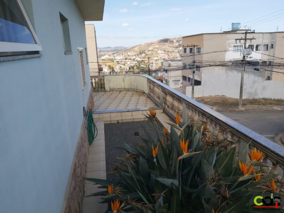 Imagem Casa com 3 Quartos à Venda, em Santa Angela - Poços De Caldas Imagem Casa com 3 Quartos à Venda, em Santa Angela - Poços De Caldas