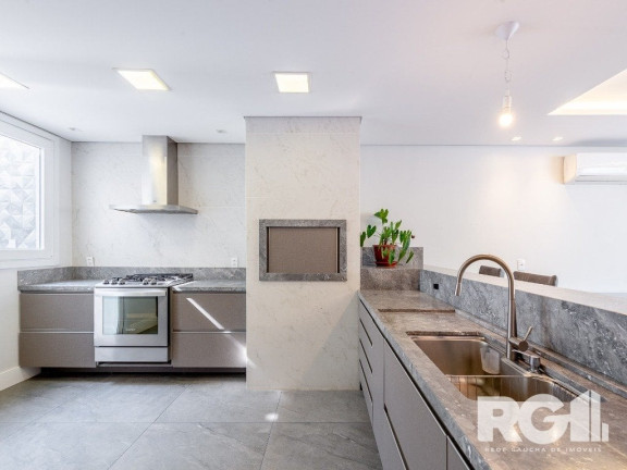 Imagem Casa com 3 Quartos à Venda,  em Três Figueiras - Porto Alegre