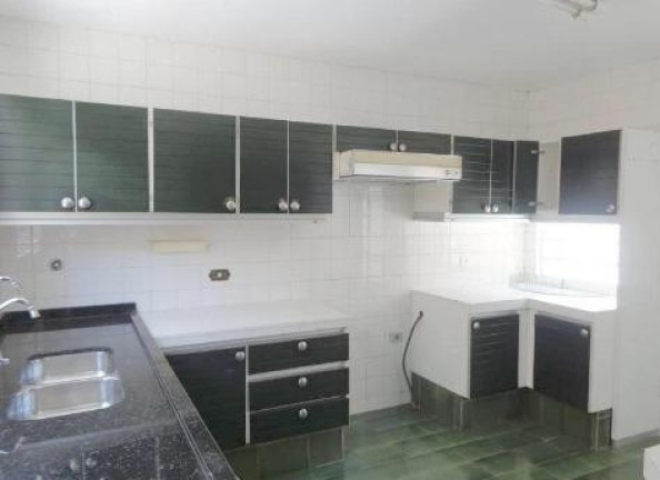 Imagem Casa com 4 Quartos à Venda, 319 m² em Rebouças - Curitiba Imagem Casa com 4 Quartos à Venda, 319 m² em Rebouças - Curitiba