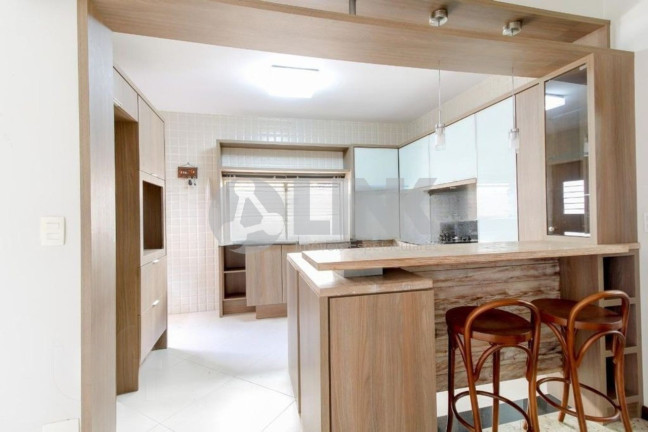 Imagem Casa com 3 Quartos à Venda, 280 m² em Chácara Das Pedras - Porto Alegre
