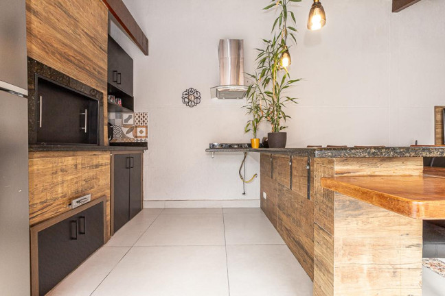 Imagem Sobrado com 4 Quartos à Venda, 206 m² em Santo Inácio - Curitiba Imagem Sobrado com 4 Quartos à Venda, 206 m² em Santo Inácio - Curitiba