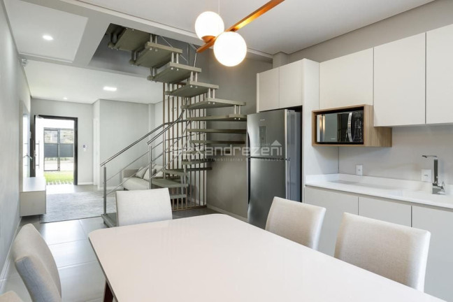 Imagem Sobrado com 3 Quartos à Venda, 150 m² em Canto Grande - Bombinhas Imagem Sobrado com 3 Quartos à Venda, 150 m² em Canto Grande - Bombinhas