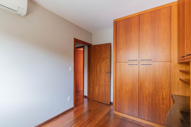 Imagem Imóvel com 2 Quartos à Venda, 87 m² em Centro Histórico - Porto Alegre Imagem Imóvel com 2 Quartos à Venda, 87 m² em Centro Histórico - Porto Alegre
