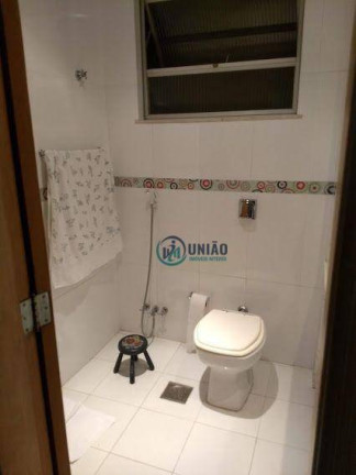 Imagem Apartamento com 4 Quartos à Venda, 222 m² em Icaraí - Niterói