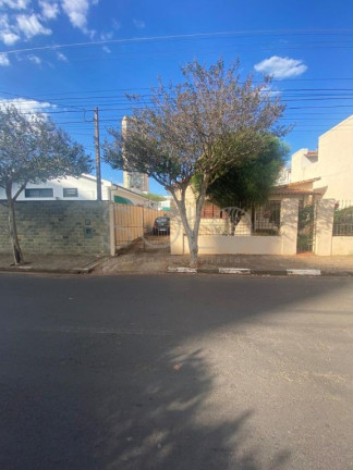 Imagem Casa com 2 Quartos à Venda, 408 m² em Centro - Araraquara Imagem Casa com 2 Quartos à Venda, 408 m² em Centro - Araraquara