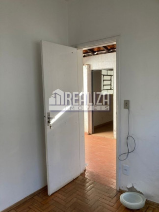 Imagem Casa com 3 Quartos à Venda, 300 m² em São Benedito - Uberaba Imagem Casa com 3 Quartos à Venda, 300 m² em São Benedito - Uberaba