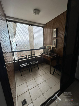 Imagem Apartamento com 3 Quartos à Venda, 220 m² em Jardim Apipema - Salvador