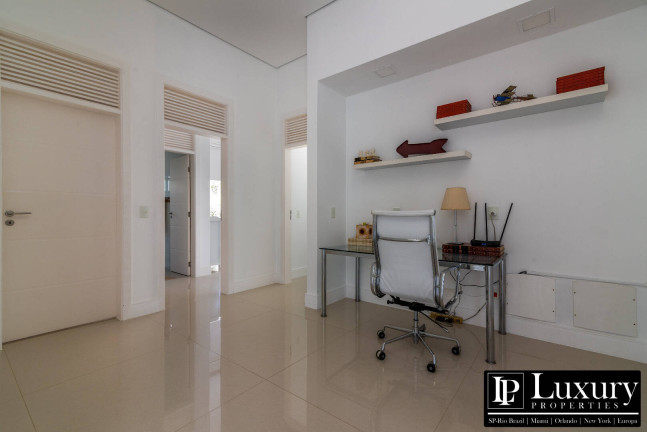 Imagem Casa de Condomínio com 4 Quartos à Venda, em Balneario Praia Do Perequê - Guarujá Imagem Casa de Condomínio com 4 Quartos à Venda, em Balneario Praia Do Perequê - Guarujá
