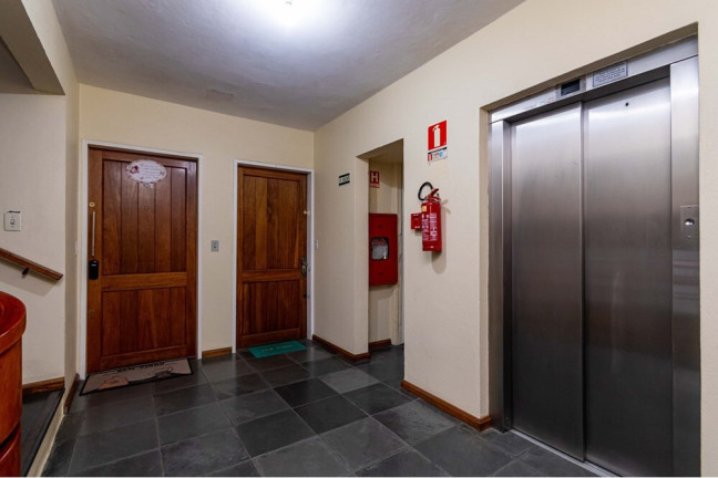 Imagem Imóvel com 3 Quartos à Venda,  em Jardim Itu - Porto Alegre