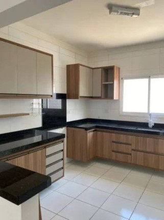 Imagem Casa com 3 Quartos à Venda, em Vila Areao - Taubaté Imagem Casa com 3 Quartos à Venda, em Vila Areao - Taubaté