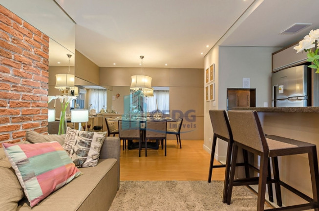 Imagem Apartamento com 2 Quartos à Venda, 56 m² em Santo Inácio - Curitiba