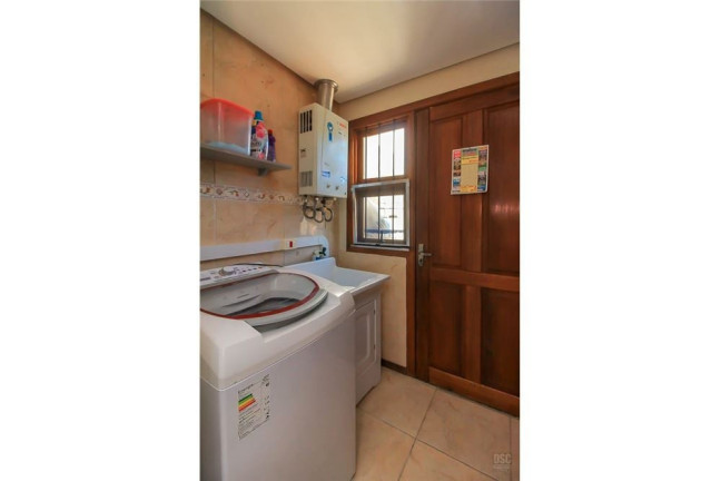 Imagem Casa com 3 Quartos à Venda, em Hípica - Porto Alegre Imagem Casa com 3 Quartos à Venda, em Hípica - Porto Alegre