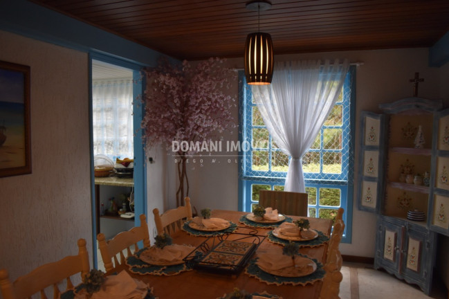 Imagem Casa com 4 Quartos à Venda, 115 m² em Região Do Vale Encantado - Campos Do Jordão