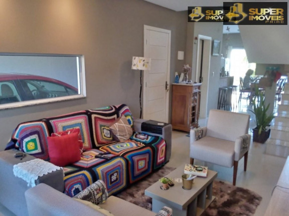 Imagem Casa com 3 Quartos à Venda, 221 m² em Laranjal - Pelotas Imagem Casa com 3 Quartos à Venda, 221 m² em Laranjal - Pelotas