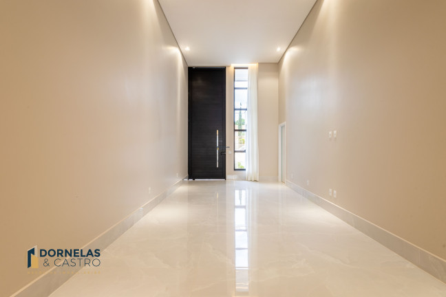 Imagem Casa com 3 Quartos à Venda, 400 m² em Guará I - Brasília Imagem Casa com 3 Quartos à Venda, 400 m² em Guará I - Brasília
