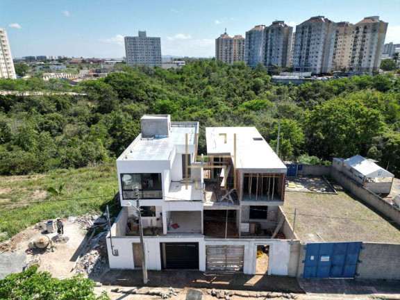 Casa com 4 Quartos à Venda, 200 m² em Morada De Laranjeiras - Serra