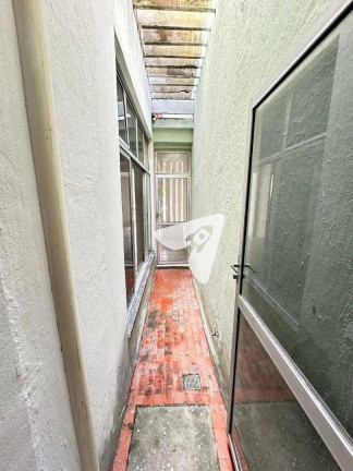Imagem Casa com 5 Quartos à Venda, 211 m² em Centro - Fortaleza Imagem Casa com 5 Quartos à Venda, 211 m² em Centro - Fortaleza