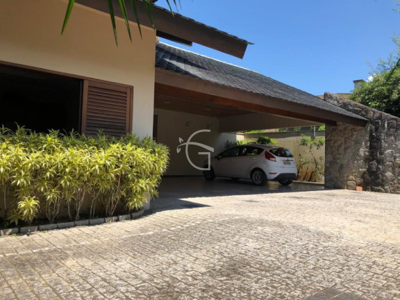 Imagem Casa com 6 Quartos à Venda, 700 m² em América - Joinville Imagem Casa com 6 Quartos à Venda, 700 m² em América - Joinville