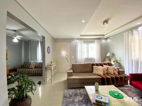 Imagem Casa com 3 Quartos à Venda, 300 m² em Estreito - Florianópolis Imagem Casa com 3 Quartos à Venda, 300 m² em Estreito - Florianópolis
