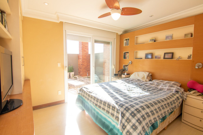 Imagem Casa com 4 Quartos à Venda, em Três Figueiras - Porto Alegre Imagem Casa com 4 Quartos à Venda, em Três Figueiras - Porto Alegre