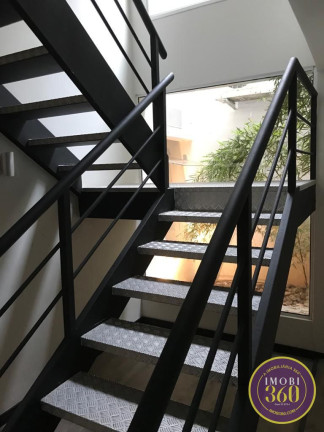 Imagem Sobrado com 3 Quartos à Venda, 335 m² em água Rasa - São Paulo