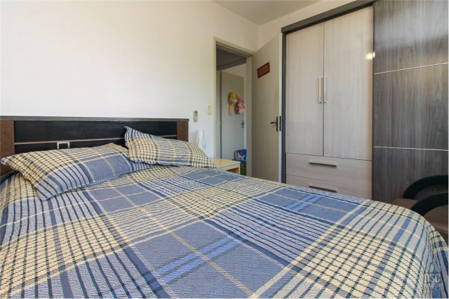 Imagem Imóvel com 3 Quartos à Venda,  em Vila Nova - Porto Alegre
