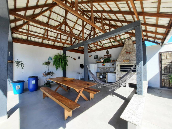 Imagem Casa com 3 Quartos para Temporada, em Bombas - Bombinhas Imagem Casa com 3 Quartos para Temporada, em Bombas - Bombinhas