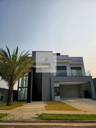 Casa de Condomínio com 4 Quartos à Venda, 360 m²