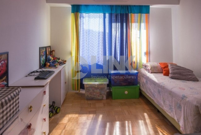 Imagem Apartamento com 3 Quartos à Venda, 166 m² em Moinhos De Vento - Porto Alegre